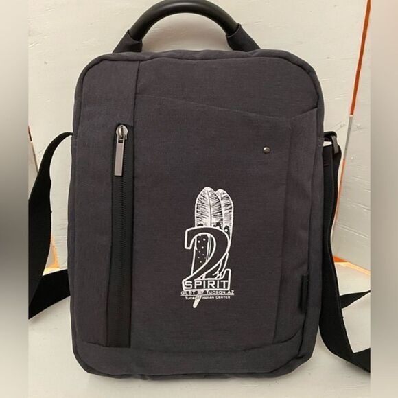 Taroko Other - Taroko Dynastt navy blue tablet sleeve case w/2 outer pockets & handles